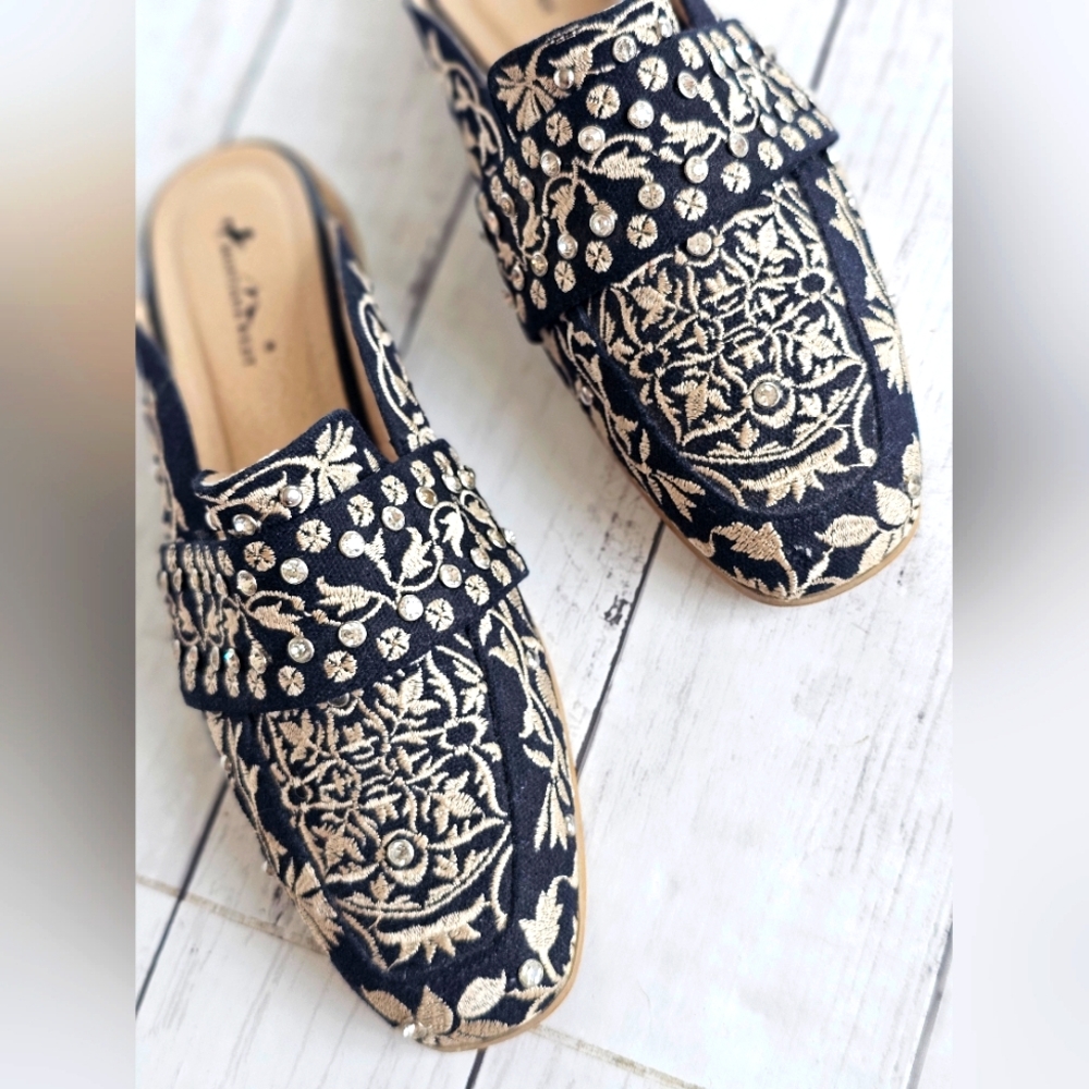 Montana West Black & Ivory Cream Embroidered Rhinestone Mules Flats Shoes - Picture 15 of 16